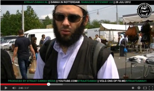 Lotfi S. in juli 2012 met Straat Dawah op pad in Rotterdam