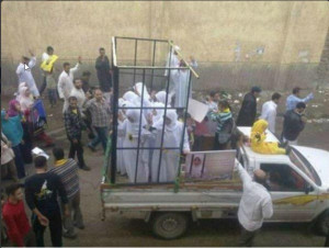 Geen slavinnen in Irak, maar protesterende vrouwen in Egypte.