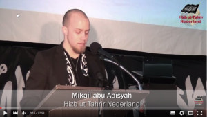 Mikail Abu Aaïsyah tijdens een congres van Hizb ut-Tahrir.